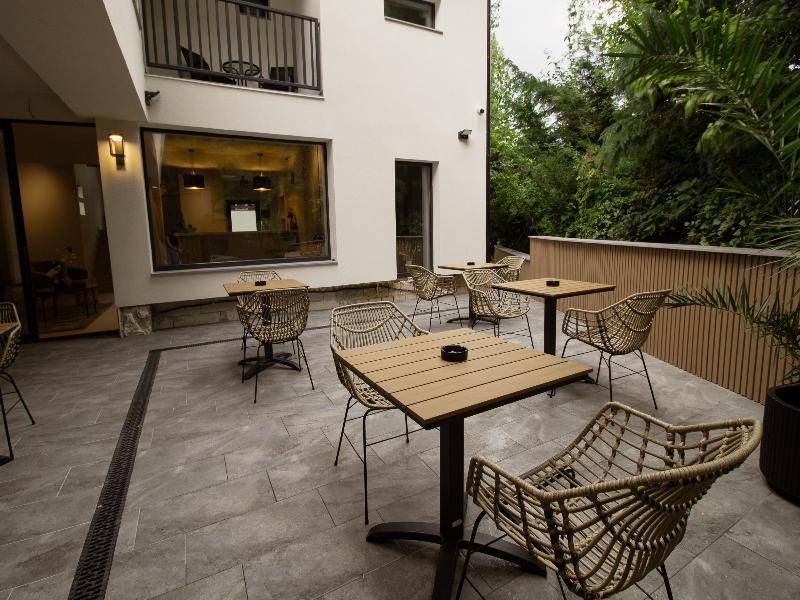 Arbor Hotel