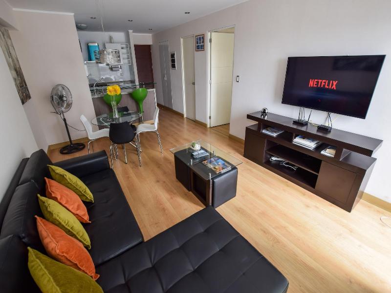 Miraflores4rent Upper Pardo image