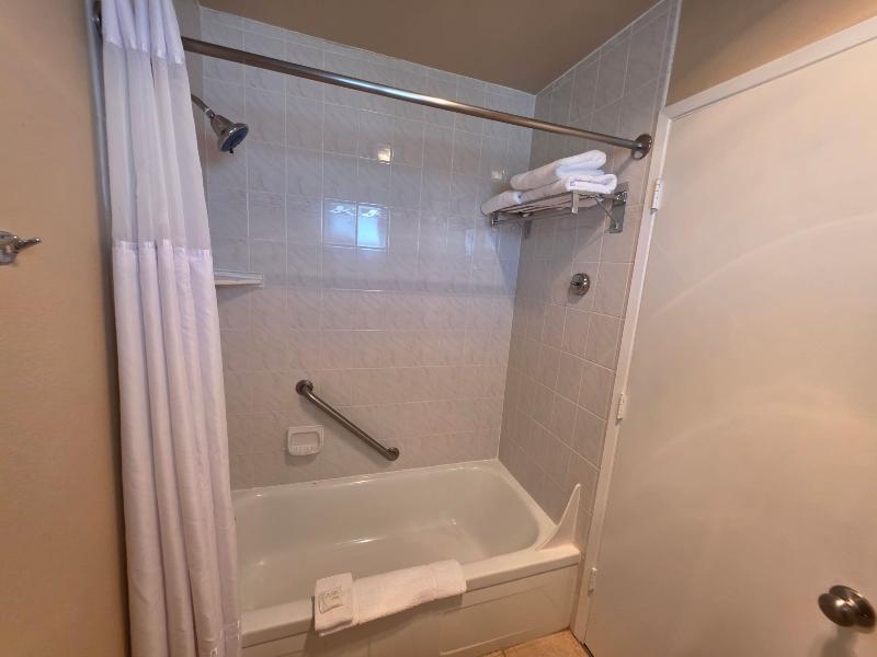 Seagrass Oceanfront Inn image