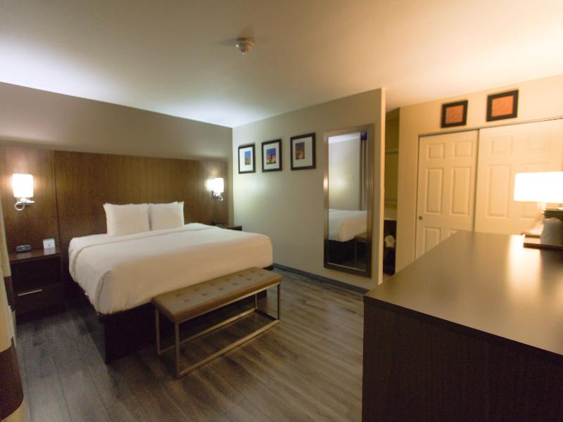 Comfort Suites at Sabino Canyon image