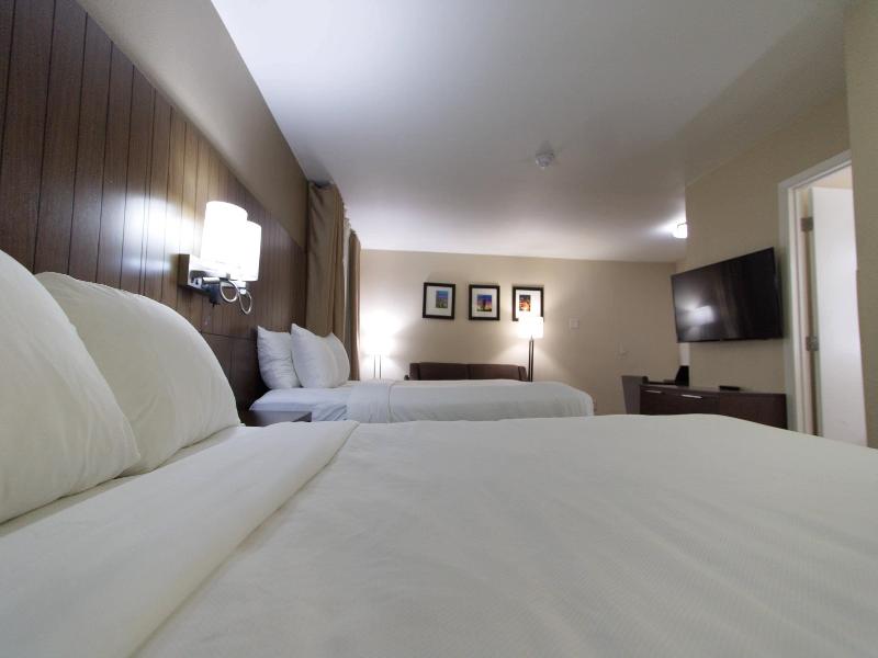 Comfort Suites at Sabino Canyon image