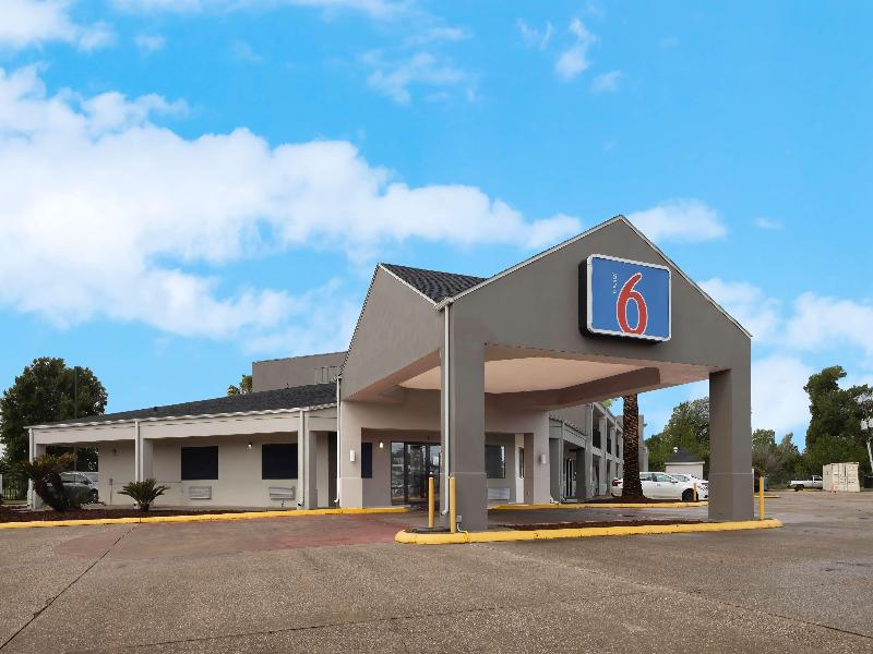 Econo Lodge Inn & Suites