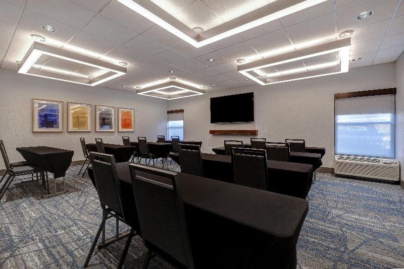 Holiday Inn Express Omaha West - 90th Street CON