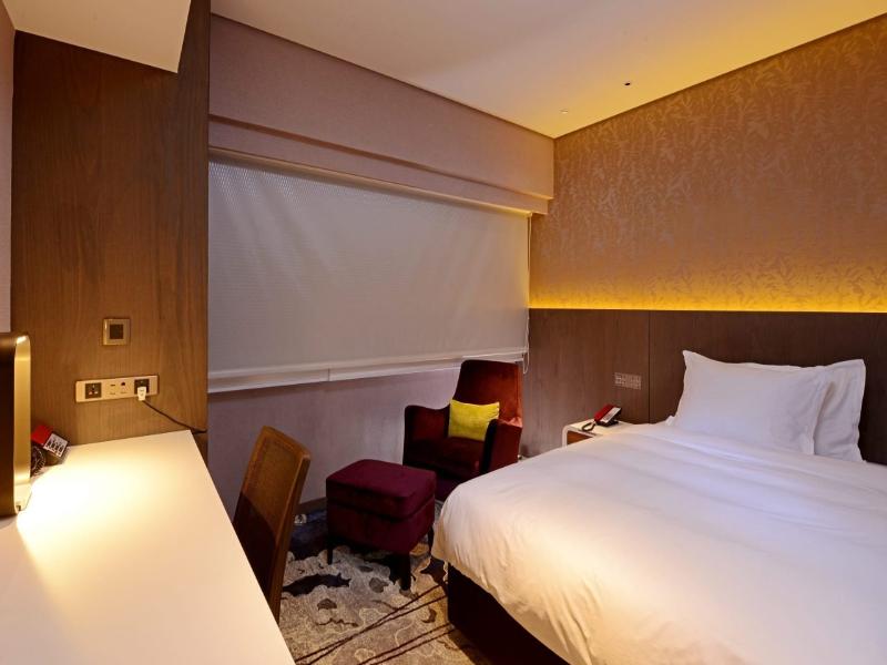 Brother Hotel Taipei image