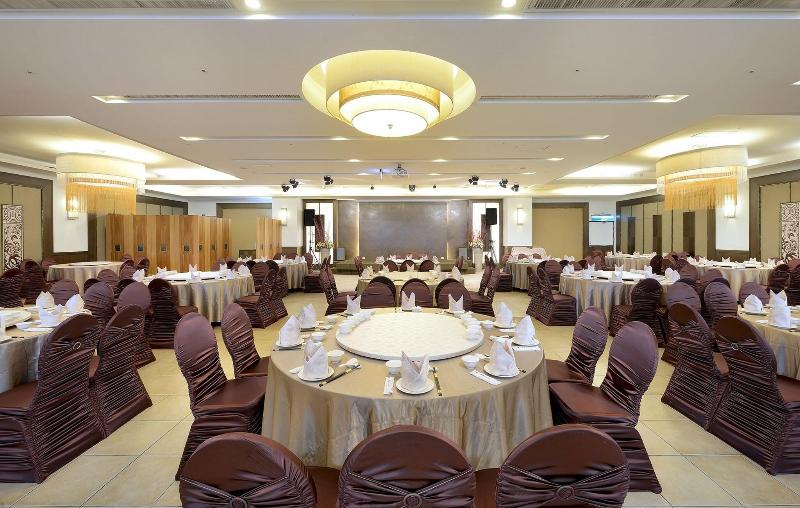 Chateau Beach Resort Kenting image