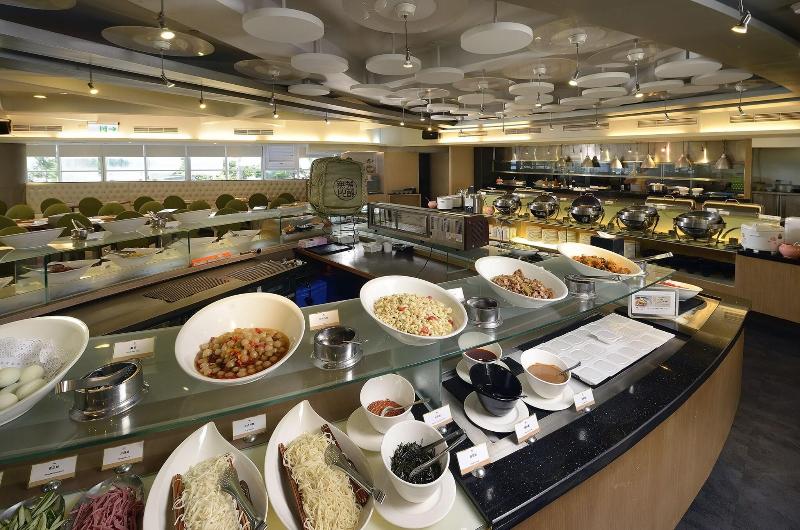 Chateau Beach Resort Kenting image