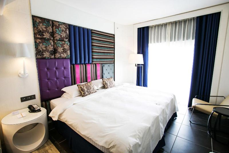 Chateau Beach Resort Kenting image