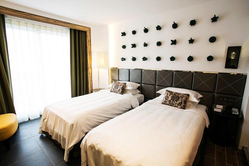 Chateau Beach Resort Kenting image