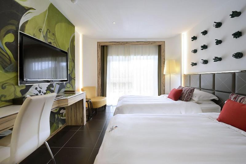 Chateau Beach Resort Kenting image