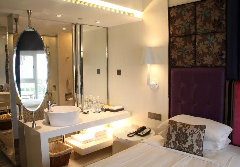 Chateau Beach Resort Kenting image