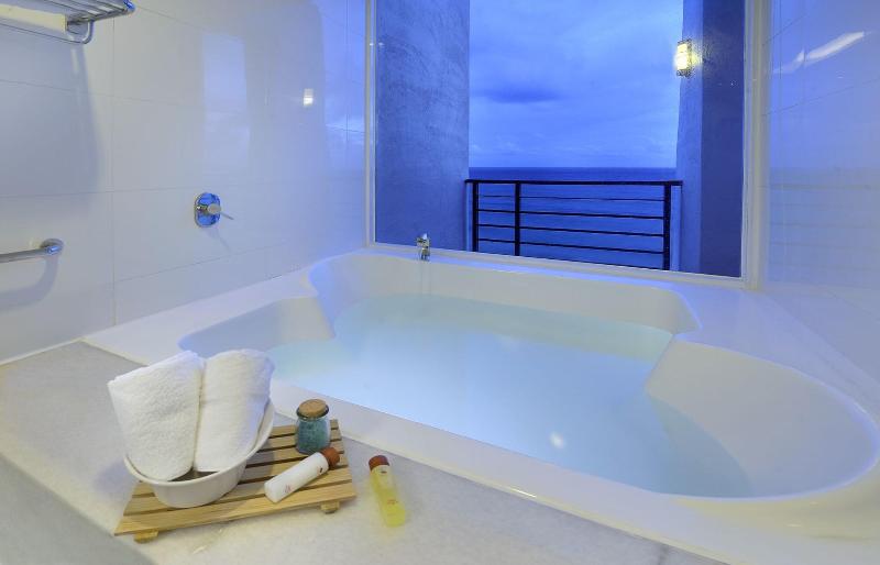 Chateau Beach Resort Kenting image