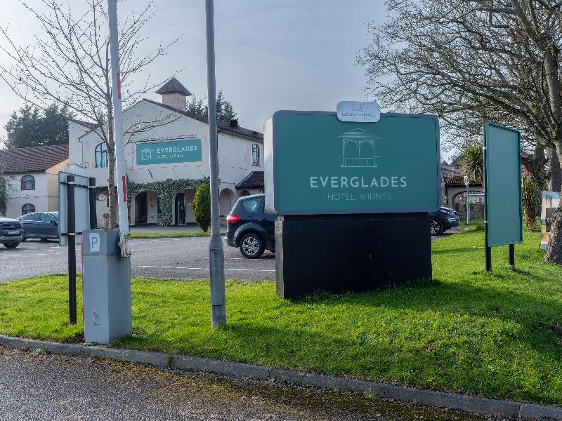 Everglades Park Hotel image