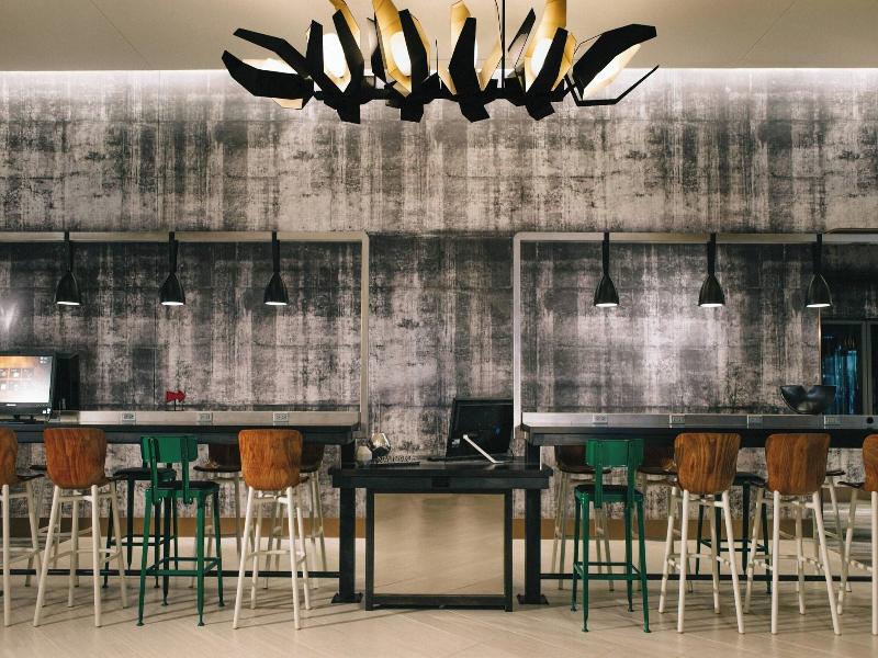 Renaissance Chicago Downtown Hotel image