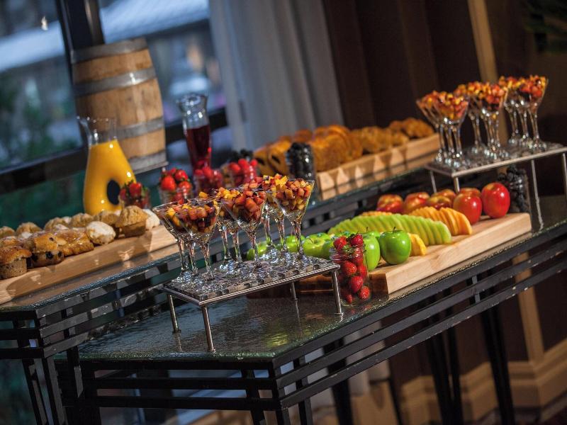 Renaissance Chicago Downtown Hotel image
