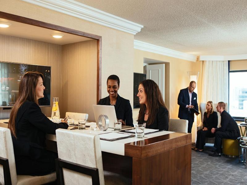 Renaissance Chicago Downtown Hotel image