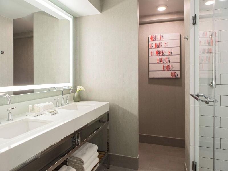 Renaissance Chicago Downtown Hotel image