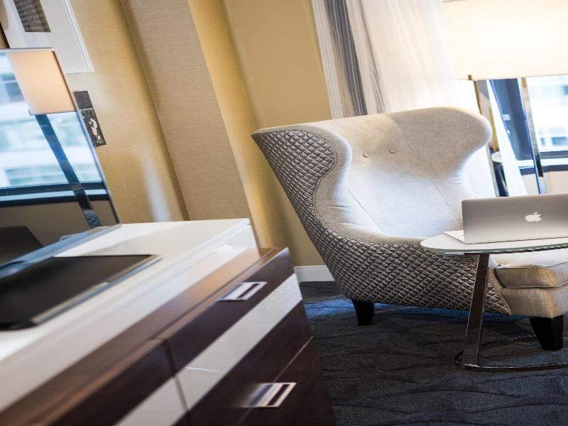 Renaissance Chicago Downtown Hotel image