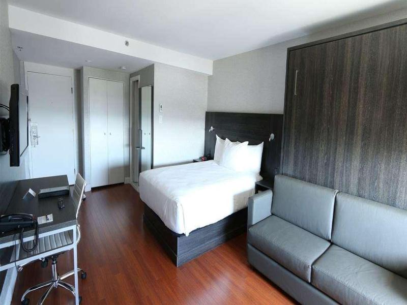 Hotel Classique image