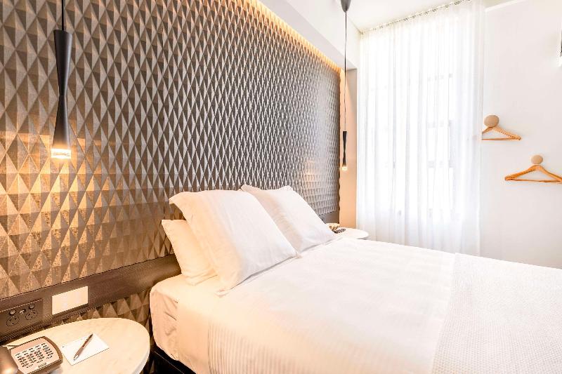 Castlereagh Boutique Hotel image