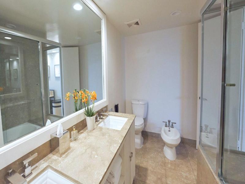 Luxe Sunset Boulevard Hotel image
