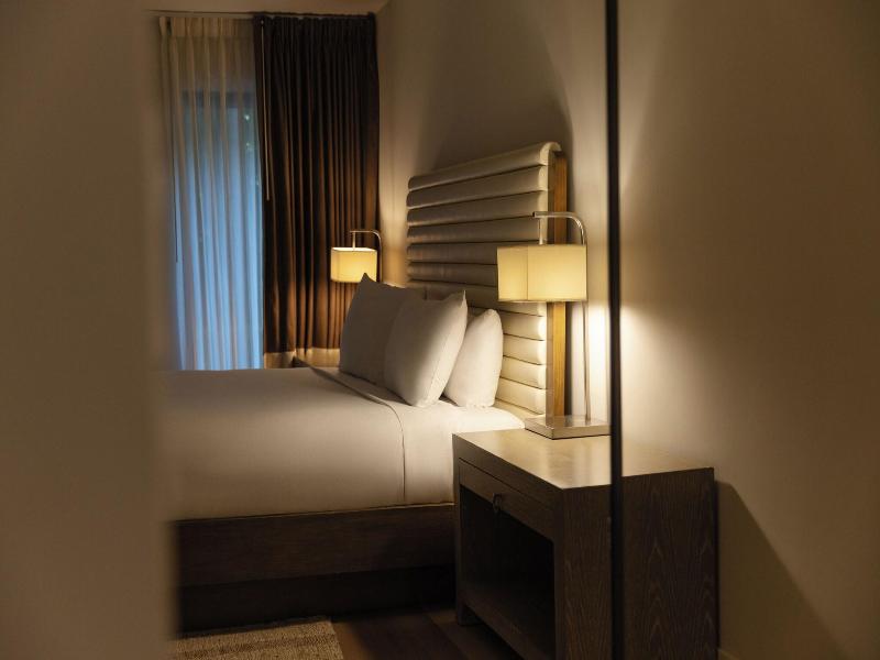 Luxe Sunset Boulevard Hotel image