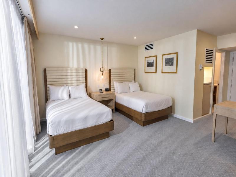 Luxe Sunset Boulevard Hotel image