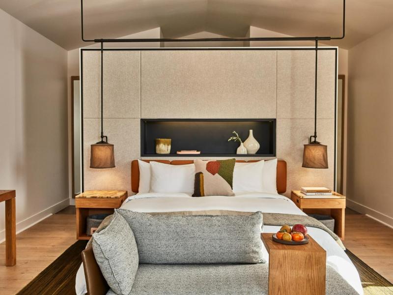 DOUBLE KING SIZE BED