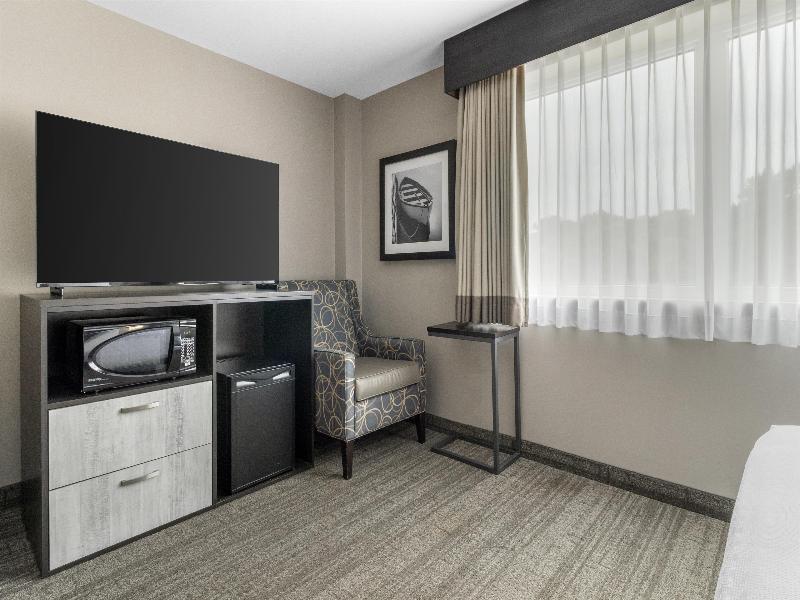 Best Western Chocolate Lake Hotel image
