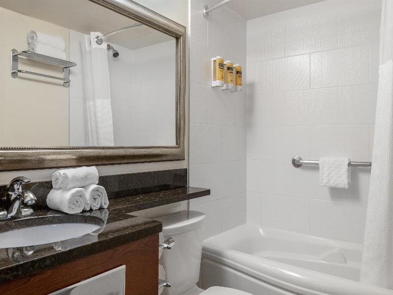 Best Western Chocolate Lake Hotel image