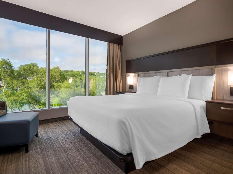 Best Western Chocolate Lake Hotel image