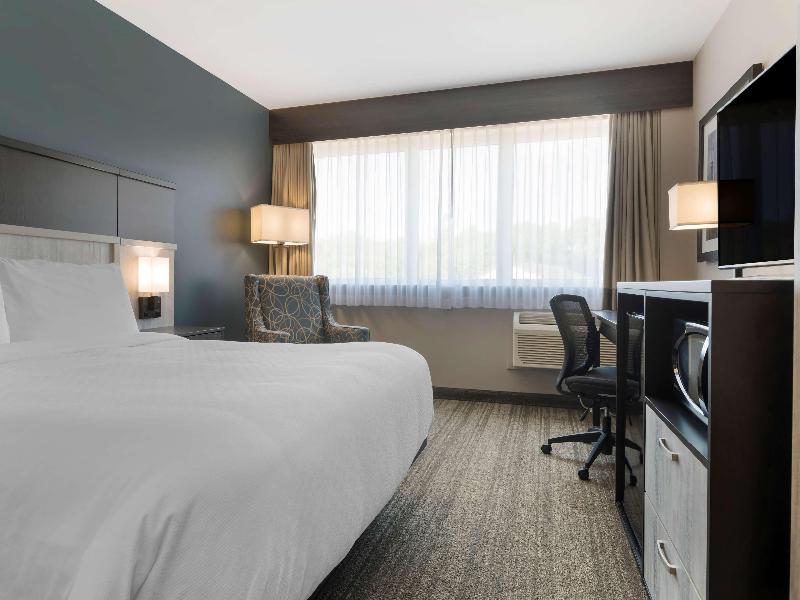 Best Western Chocolate Lake Hotel image