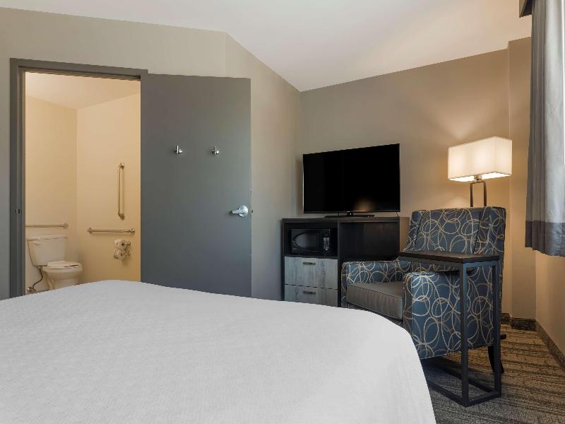 Best Western Chocolate Lake Hotel image
