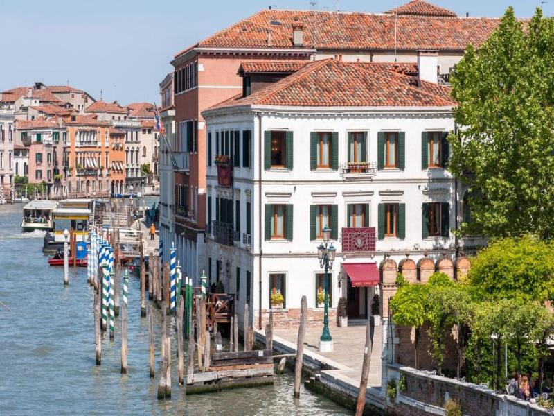 Stay in style at Canal Grande