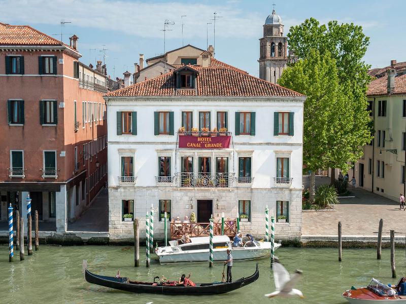 Stay in style at Canal Grande