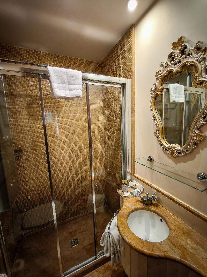 Stay in style at Canal Grande