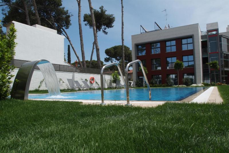 Royal Marina Gardens image
