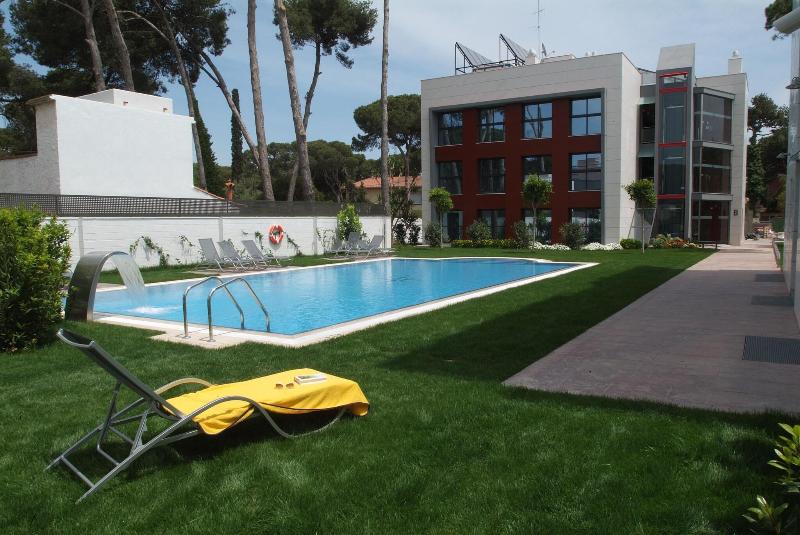 Royal Marina Gardens image