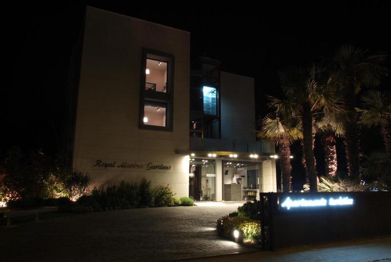 Royal Marina Gardens image