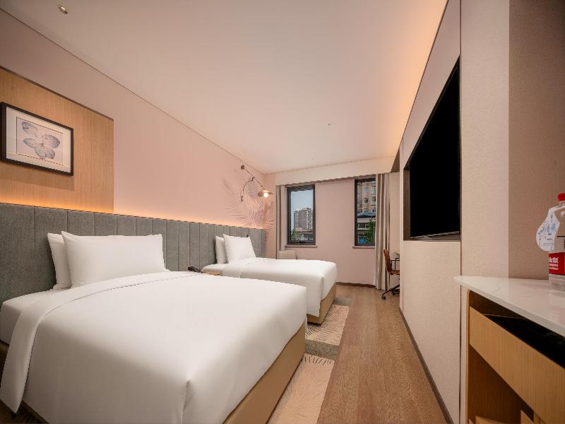 Hilton Garden Inn Beijing Liangma River image