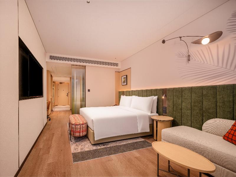 Hilton Garden Inn Beijing Liangma River image