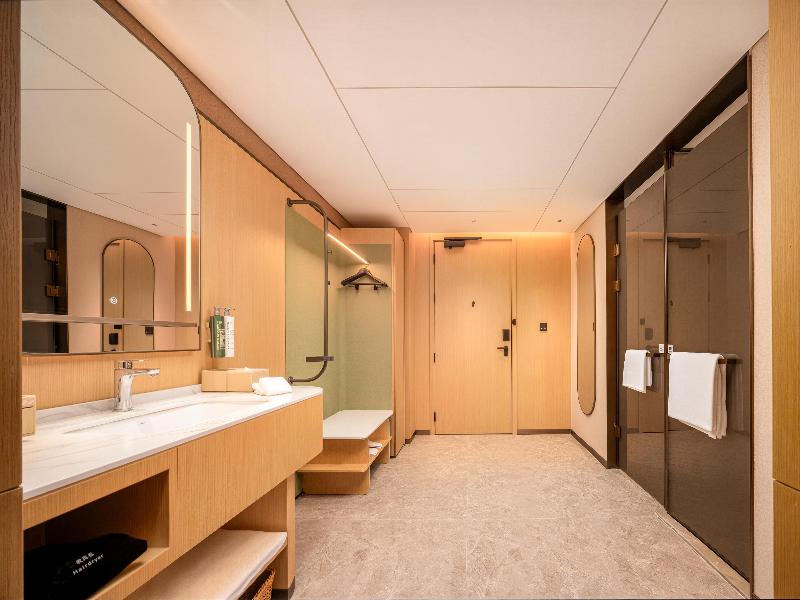 Hilton Garden Inn Beijing Liangma River image