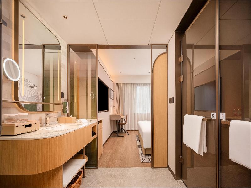 Hilton Garden Inn Beijing Liangma River image