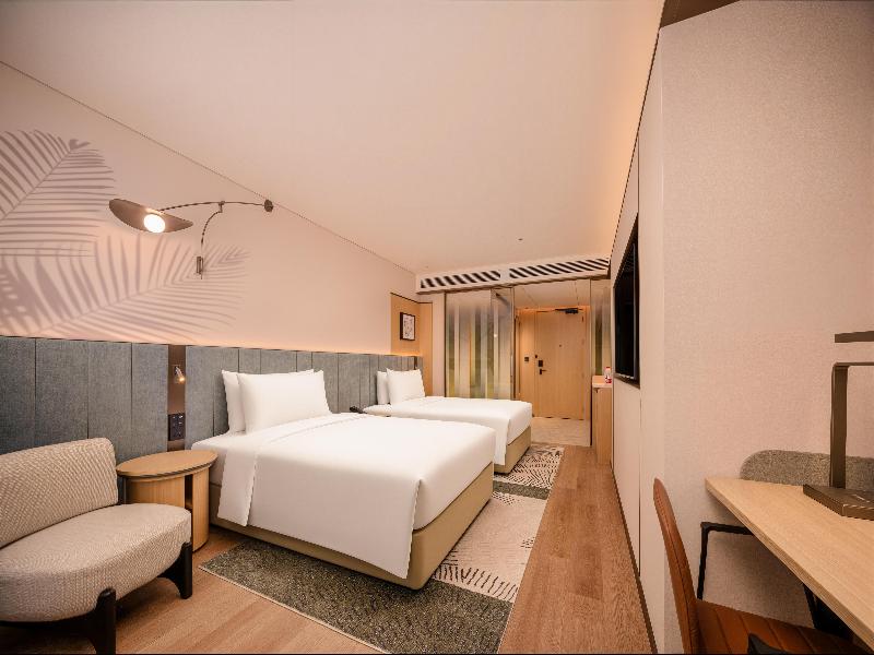 Hilton Garden Inn Beijing Liangma River image