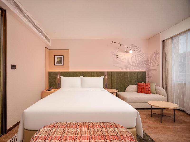 Hilton Garden Inn Beijing Liangma River image