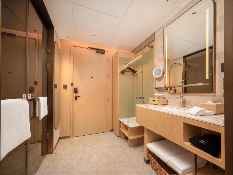 Hilton Garden Inn Beijing Liangma River image