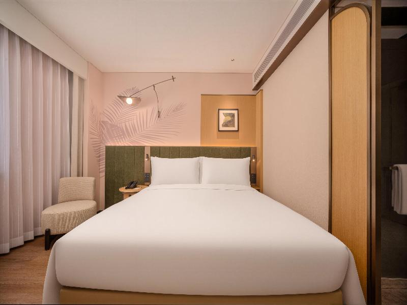 Hilton Garden Inn Beijing Liangma River image