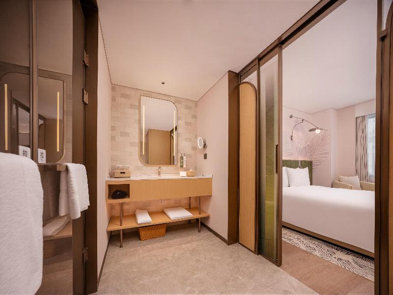 Hilton Garden Inn Beijing Liangma River image
