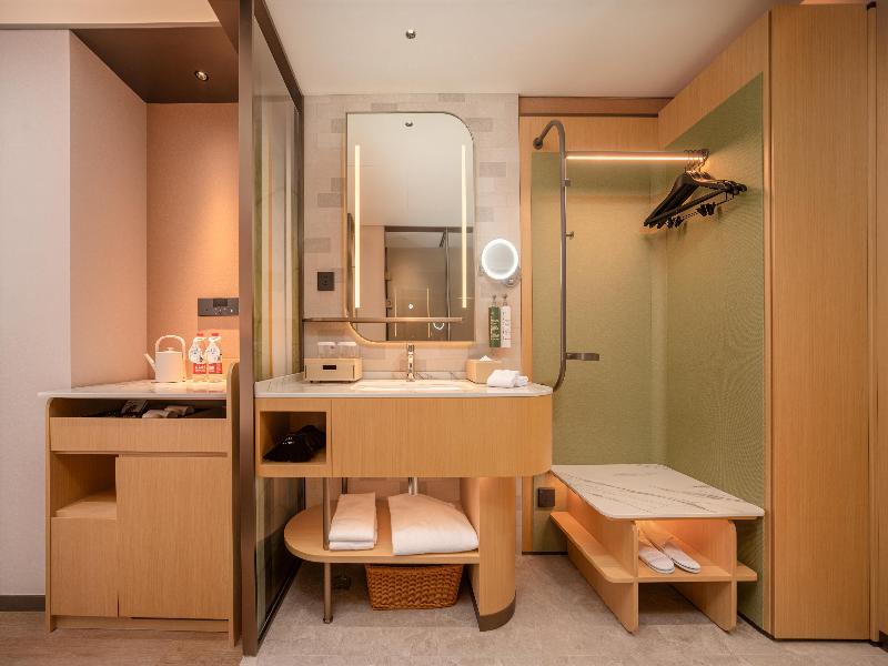 Hilton Garden Inn Beijing Liangma River image