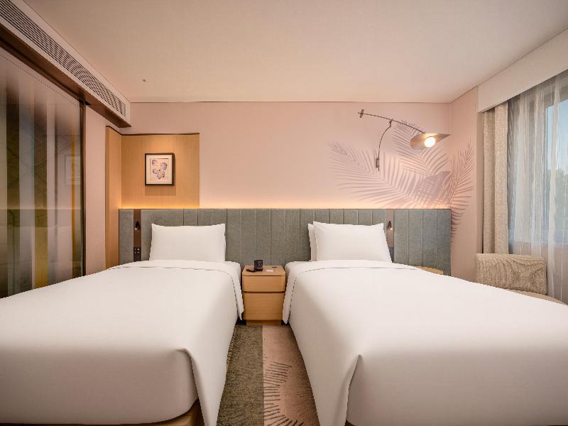 Hilton Garden Inn Beijing Liangma River image