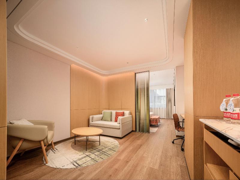 Hilton Garden Inn Beijing Liangma River image